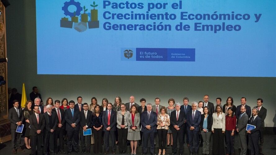 Con 12 pactos, Gobierno y empresarios buscan crecimiento económico superior al 5%. Foto: Vicepresidencia