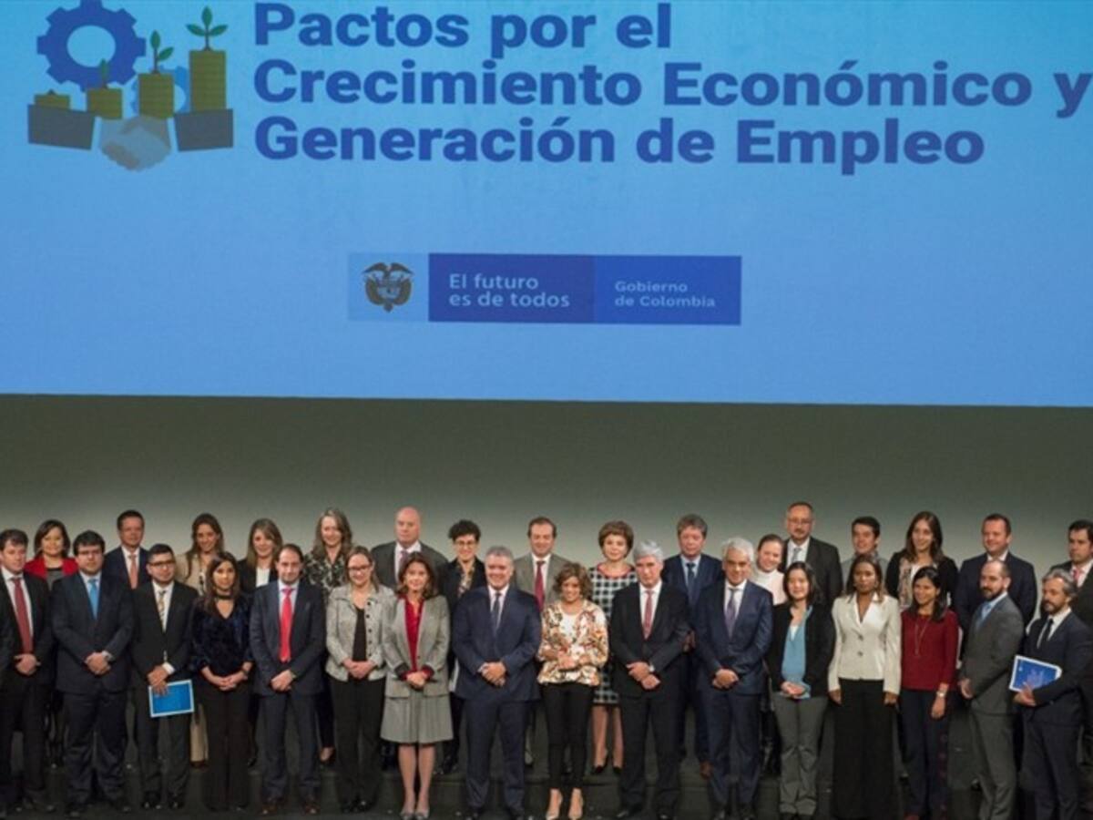 Con 12 pactos, Gobierno y empresarios buscan crecimiento económico superior al 5%