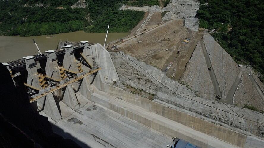 Los damnificados por la disminución del cauce del río Cauca por Hidroituango llegaron a 100.000 personas. Foto: Colprensa