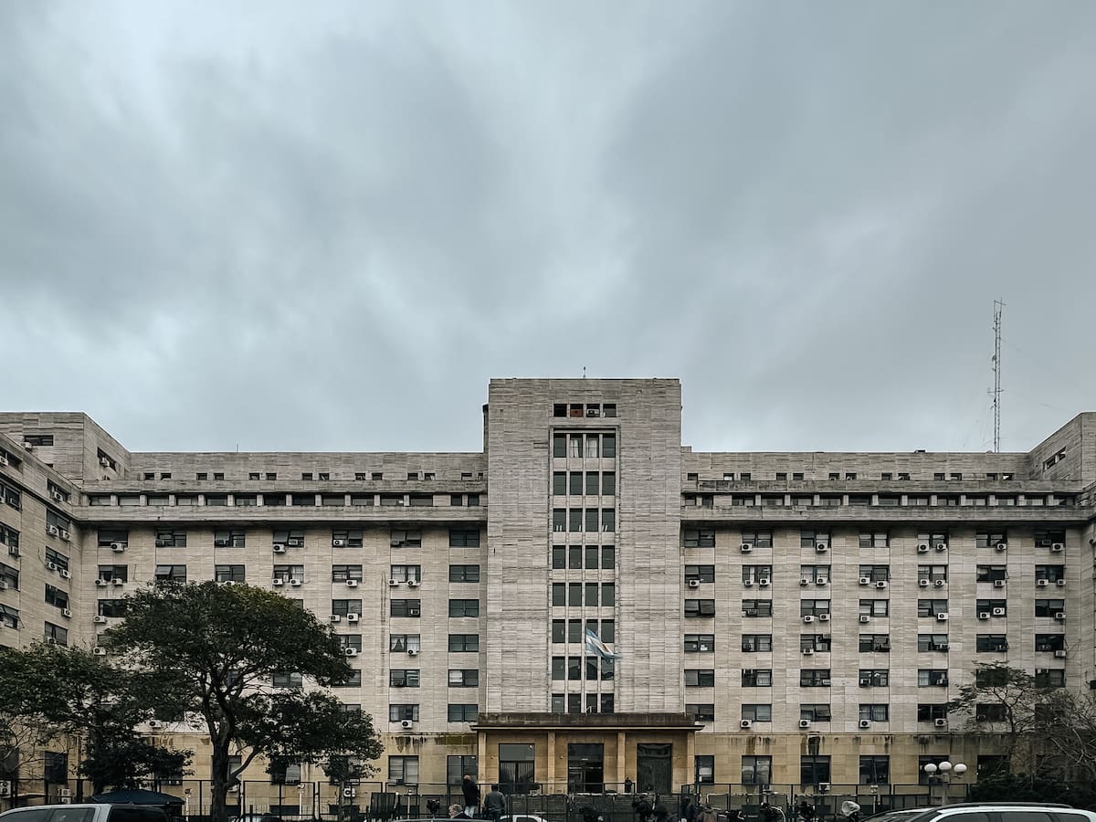 Fiscalía argentina autorizó la salida del país a rugbiers franceses acusados de violación