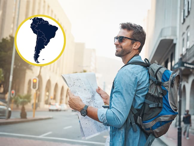 Hombre usando un mapa para ubicarse en una ciudad. En el círculo, la imagen de América del Sur (Fotos vía GettyImages)