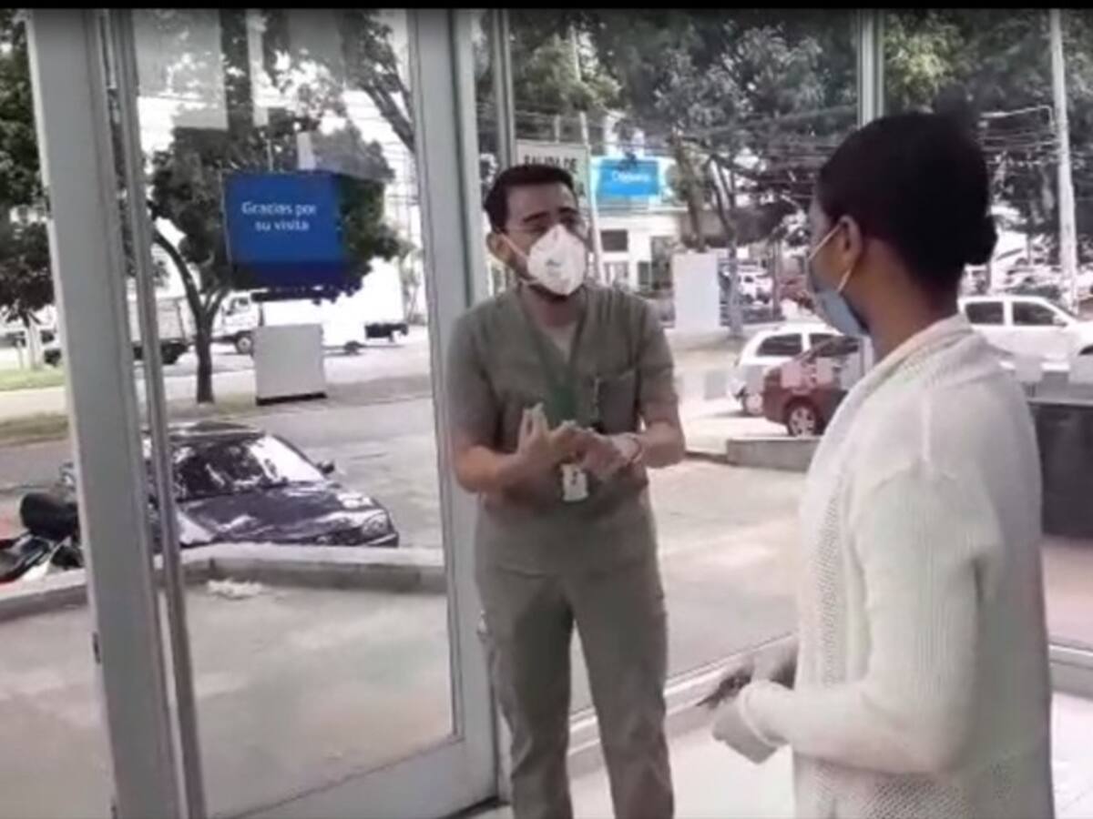 Denuncian presunto caso de discriminación a médico en banco BBVA en Cali