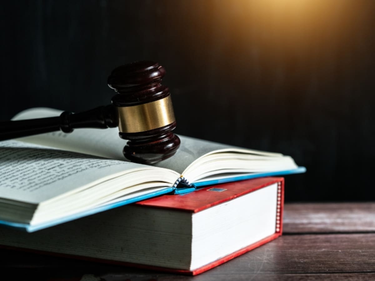 Dónde es más económico estudiar Derecho en Colombia: universidades y enfoque