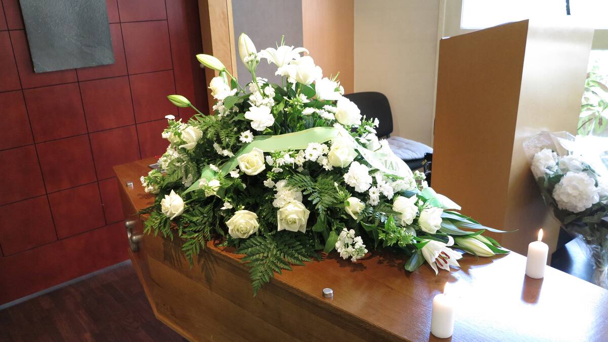 Millonaria multa contra 24 prestadores de servicios funerarios por cláusulas abusivas