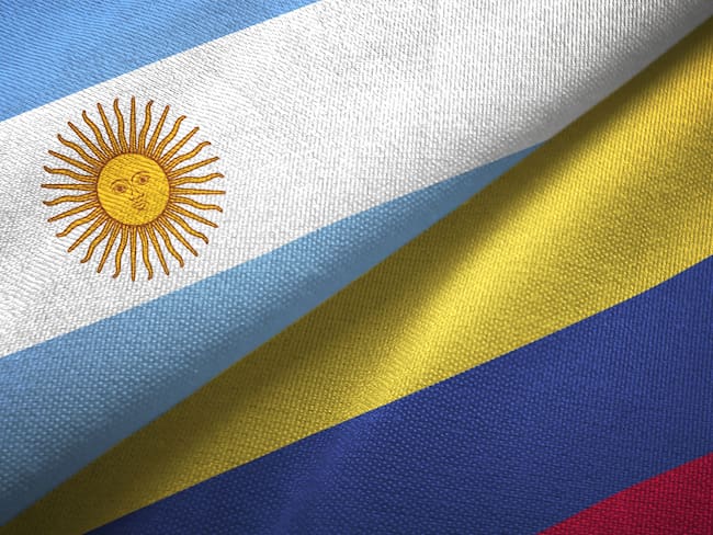 Banderas de Argentina y Colombia imagen de referencia. Foto: Getty Images.