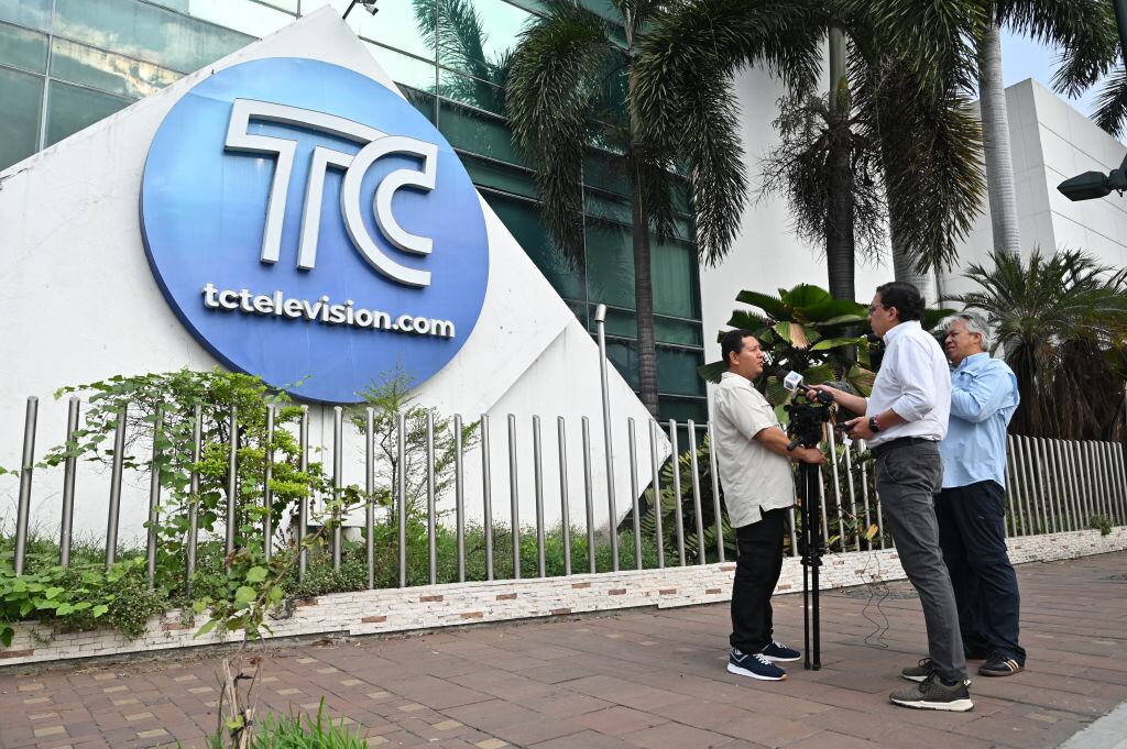 Canal de televisión ecuatoriano que había sido tomado por hombres armados. Foto: Getty Images.