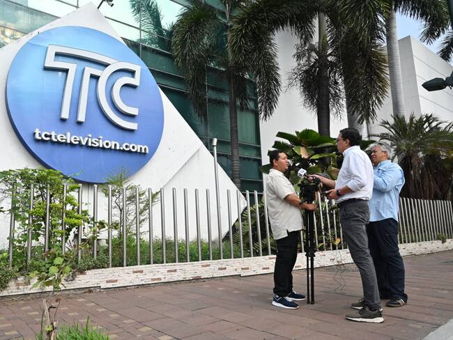 Canal de televisión ecuatoriano que había sido tomado por hombres armados. Foto: Getty Images.