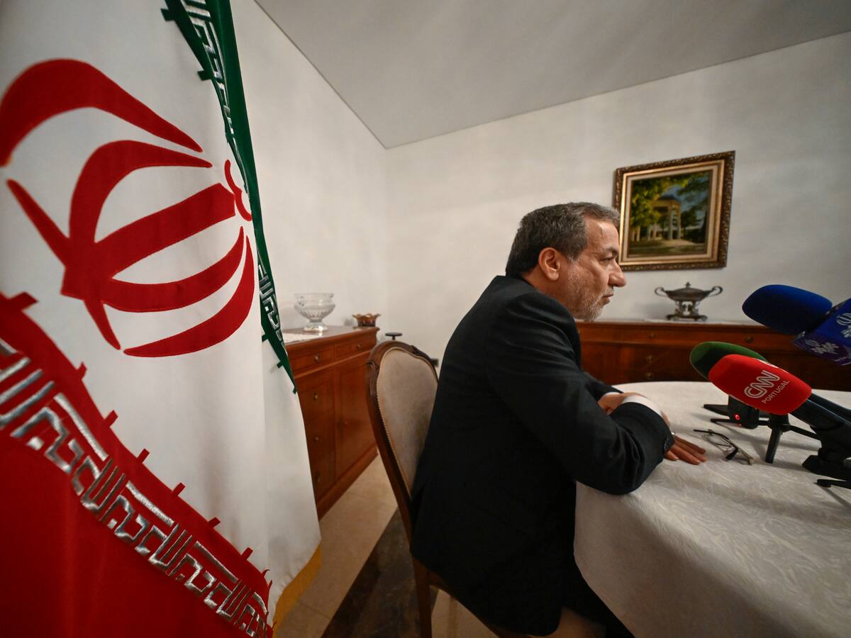 Irán afirma que Al Asad no pidió ayuda y culpa de su caída al Ejército sirio