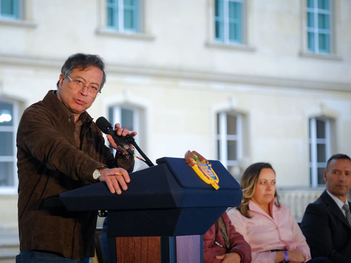 Al Oído: Gustavo Petro dijo que todos viviríamos sabroso, pero la fiesta fue solo para él y los suyos