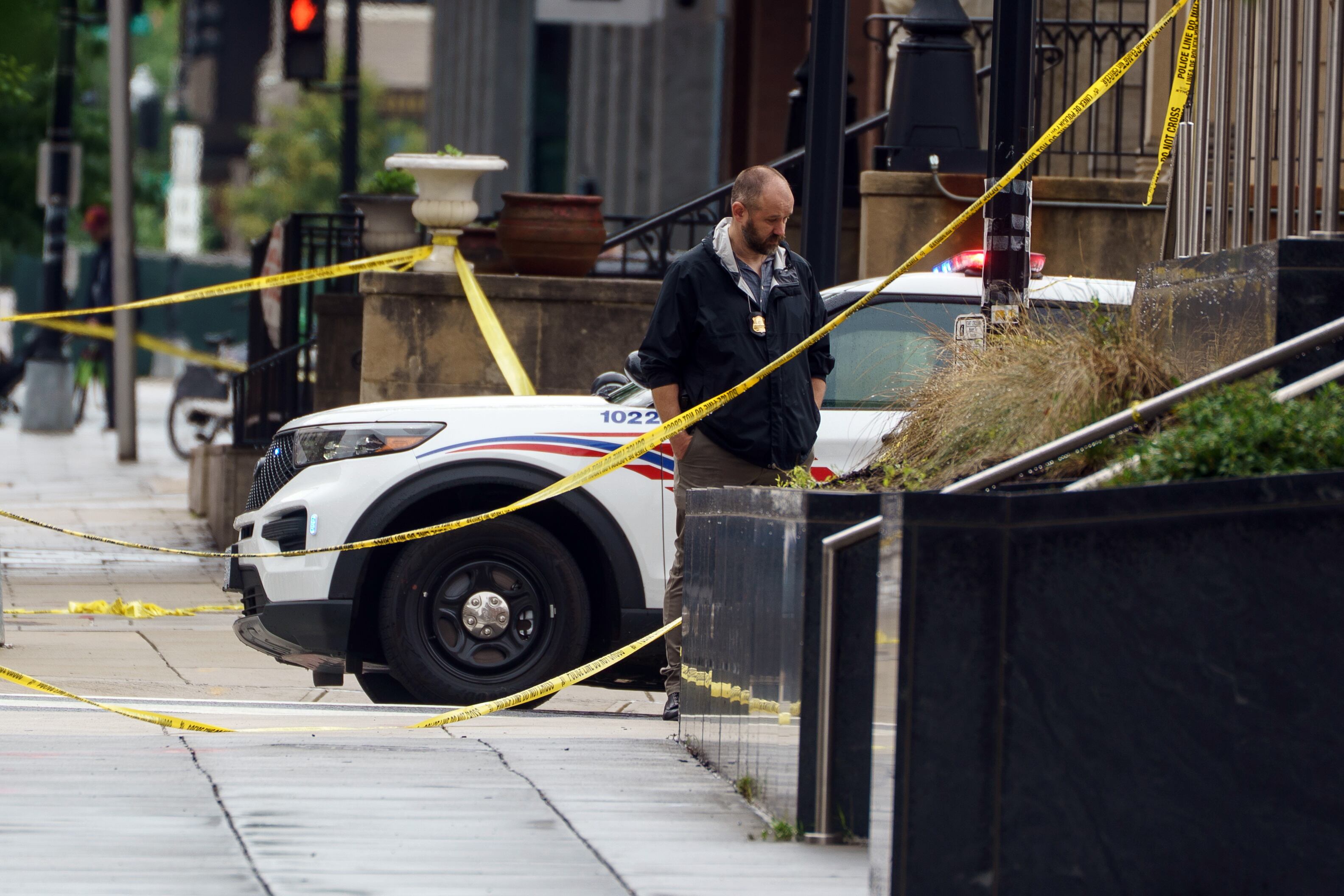 Escena del crimen de dos personas asesinadas en el Comité Judío Americano del Museo Judío en Washington. FOTO: EFE/EPA/WILL OLIVER
