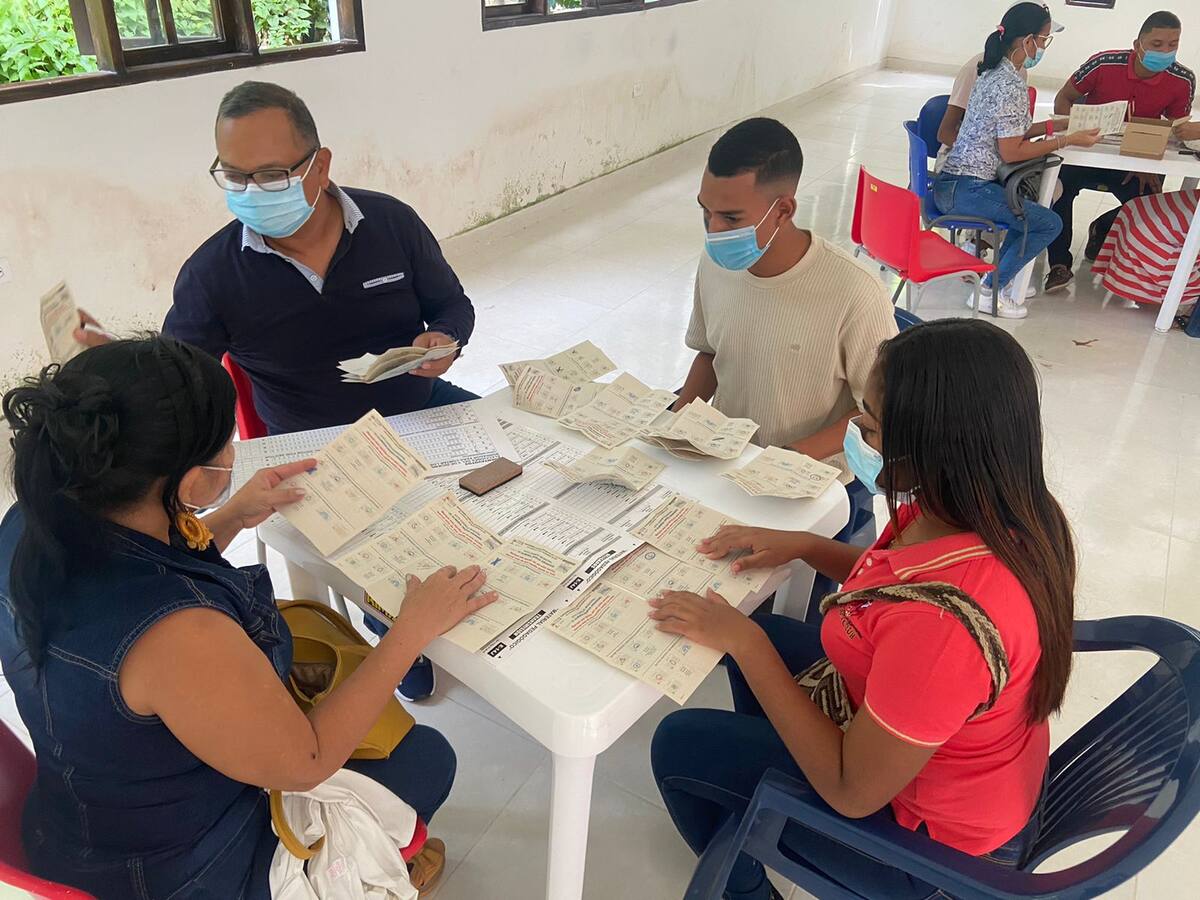 Capacitan a jurados de votación de elecciones de Consejos de Juventud en Magdalena