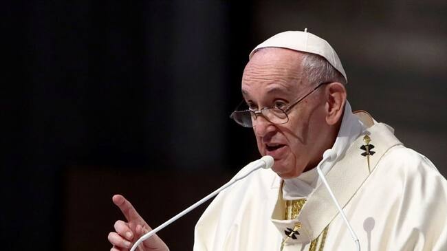 El papa Francisco dijo que a los adultos mayores a veces se les da la mitad de las medicinas que necesitan "porque son caras".. Foto: Vatican Pool/Getty Images