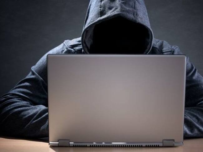 Las plataformas de las páginas afectadas como Twitter o Spotify no fueron hackeadas, sino la ruta de acceso por donde entran los usuarios.. Foto: BBC Mundo