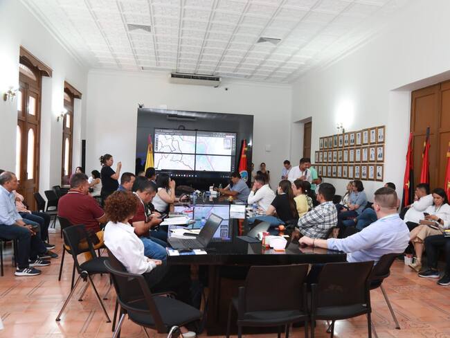 Trabajos de MinVivienda bajo figura del decreto de conmoción interior. / Foto: @HelgaMaRivasAr