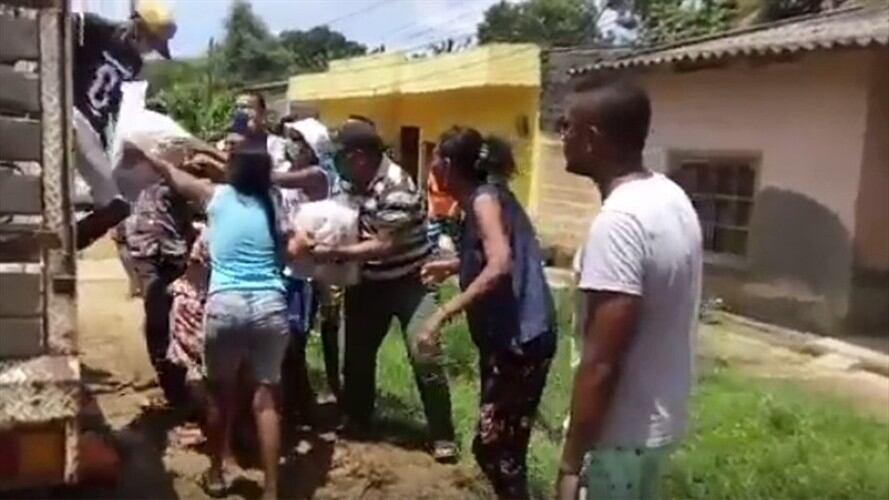 Las ayudas humanitarias llegaron de Presidencia de la República para personas que están por fuera de Familias en Acción, Adulto Mayor, Jóvenes en Acción, Ingreso Solidario. . Foto: Cortesía