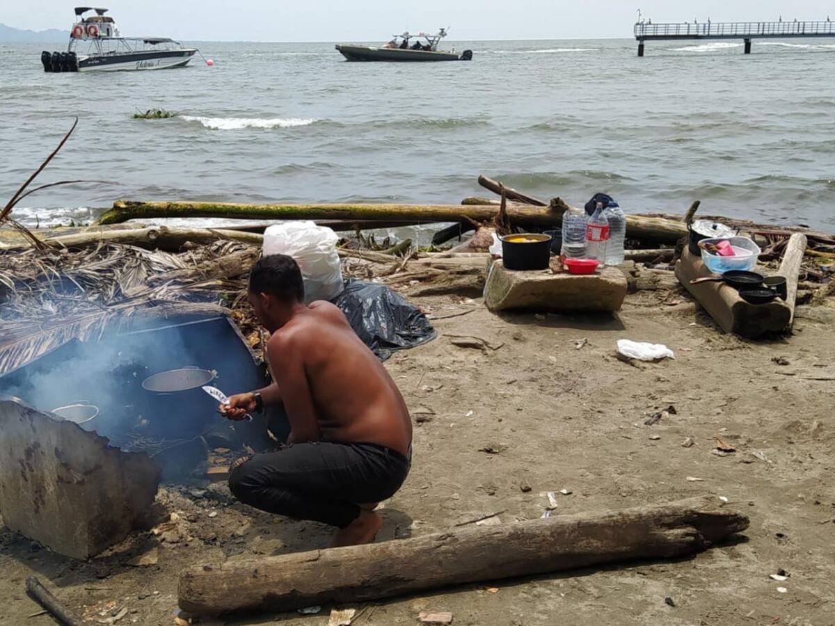 Migrantes en situación de calle enciende las alarmas en Necoclí, Antioquia