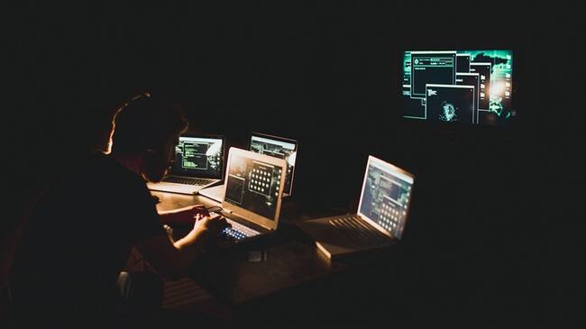 Según su testimonio, algunos uniformados filtraban información y "chuzaban" teléfonos para conocer operativos antinarcóticos y cobrar recompensas.. Foto: Getty Images