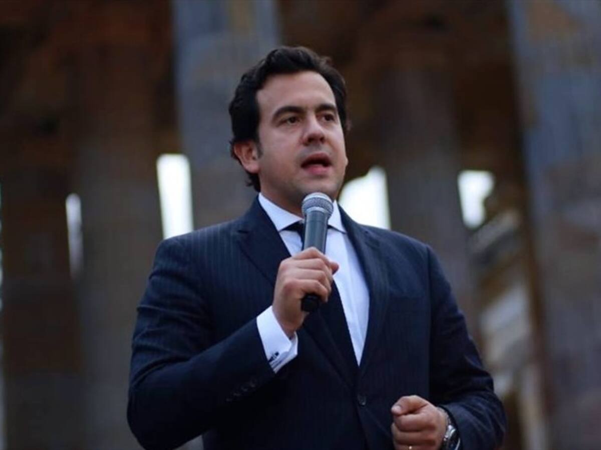 Veo a Petro en segunda vuelta y creo que Tomás Uribe será candidato del uribismo: Lara