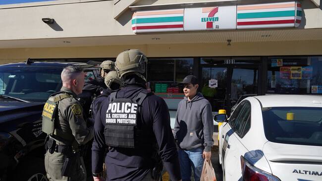 A 130 subió el número de detenidos en operativo migratorio de Gobierno Trump en Charlotte