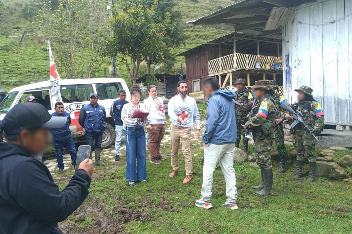 El CICR propició el encuentro del secuestrado con sus familiares. Crédito: CICR