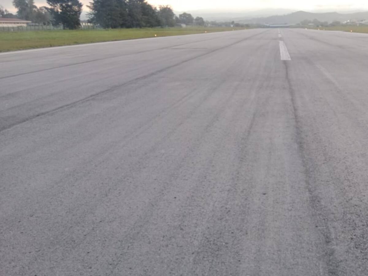 Aeropuerto de Popayán suspende operaciones por ceniza volcánica