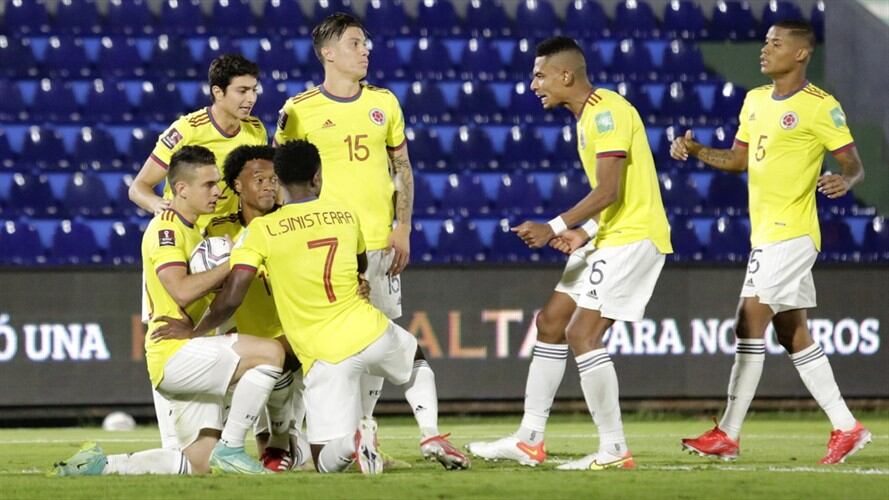 Jugadores de la Selección Colombia celebrando el empate ante Paraguay. Foto: Christian Alvarenga/Getty Images