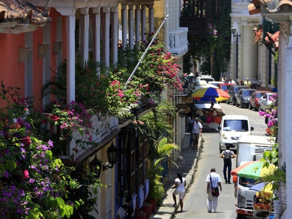 Imponen comparendo a pareja que tuvo sexo en un balcón del centro de Cartagena