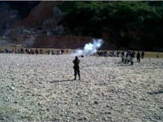 Por amenazas de muerte sale del país realizador de 'El video que el gobierno colombiano no quiere que veamos'