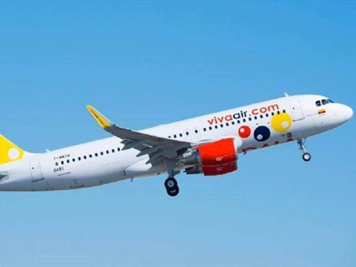 Murió un pasajero de Viva Air al interior de uno de sus aviones luego de un desmayo