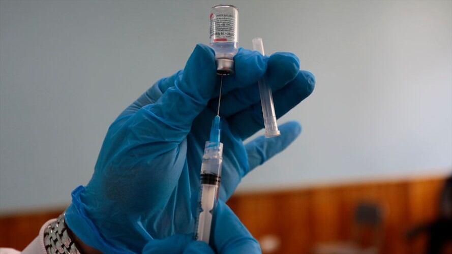 ¿Cuáles actividades previas expertos recomiendan no hacer antes de vacunarse?. Foto: Getty Images/ Agencia Press South