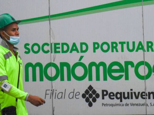 Fachada de la empresa petroquímica Monómeros. Foto: Getty