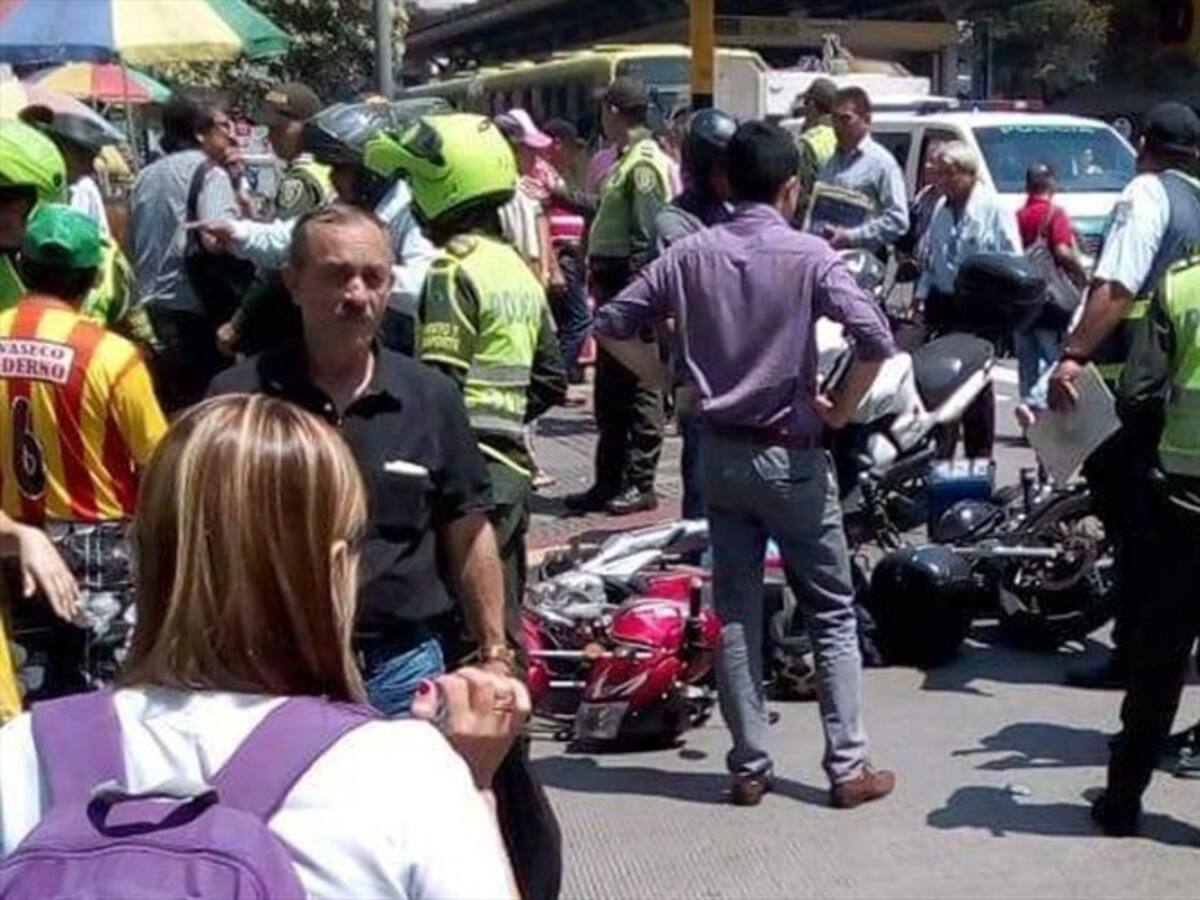 Motociclista arrolló agente de tránsito por evadir control en Bucaramanga