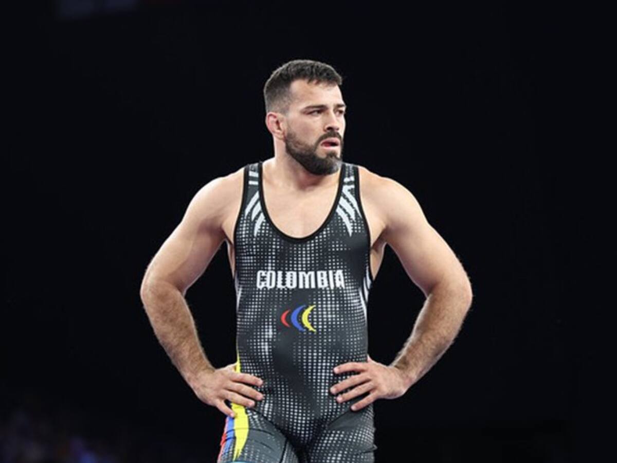 Andrés Muñoz cayó en repechaje de lucha y se despidió de París 2024