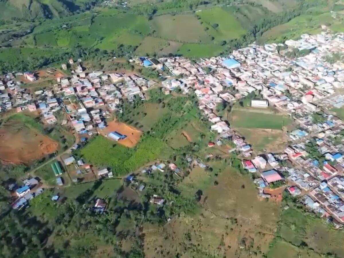 Disidencias Farc estarían amenazando a población en Cauca para que no vendan comida a FFMM