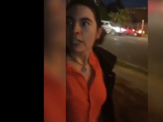 “Venezolano invasor, esto es zona residencial estrato 5”: Mujer en Bogotá. Foto: Captura vídeo