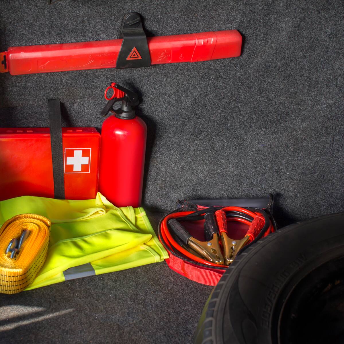 Kit de carretera: ¿Qué elementos debe tener sí o sí la caja de herramientas? Multa llega a 15 SMLDV