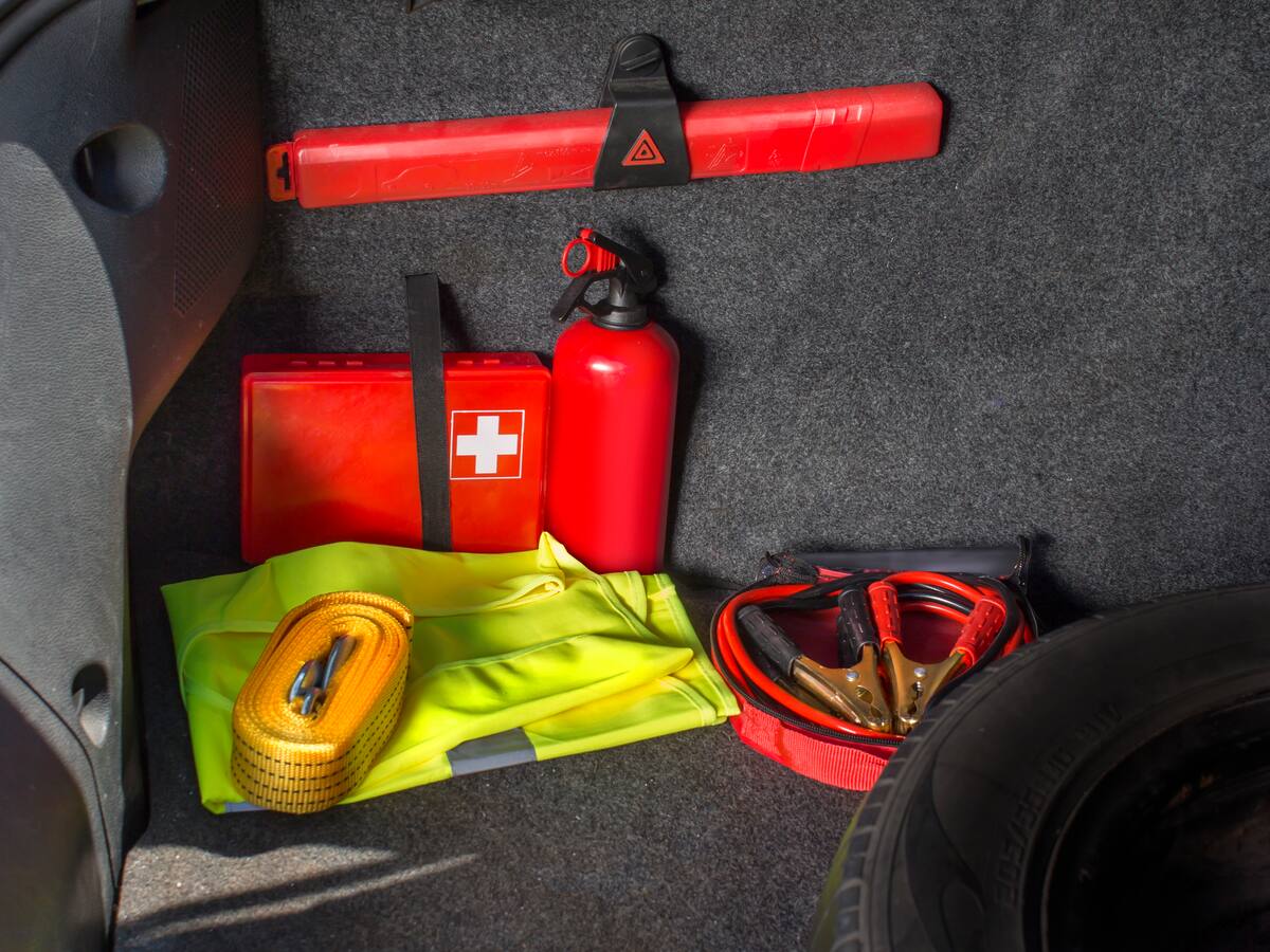 Kit de carretera y botiquín ¿qué sí y qué no deben tener según la ley? Evite imprevistos