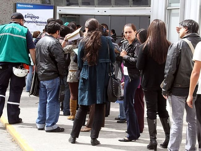 Reacciones y críticas tras conocerse que el desempleo en Colombia aumentó en 2018. Foto: Colprensa