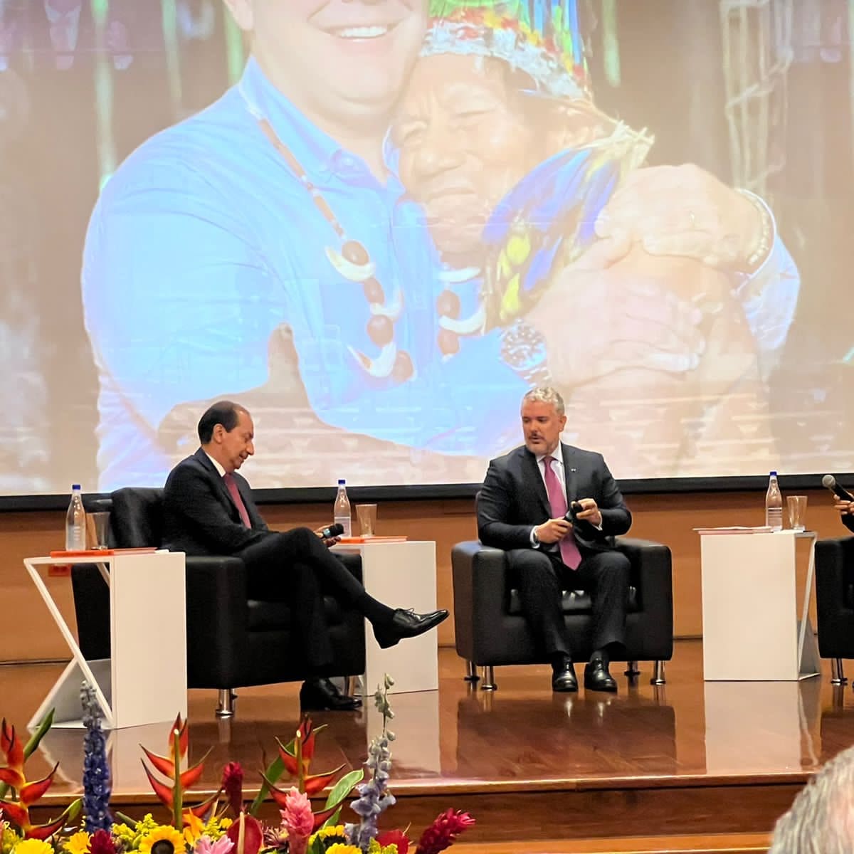 Expresidente Iván Duque lanza nuevo libro