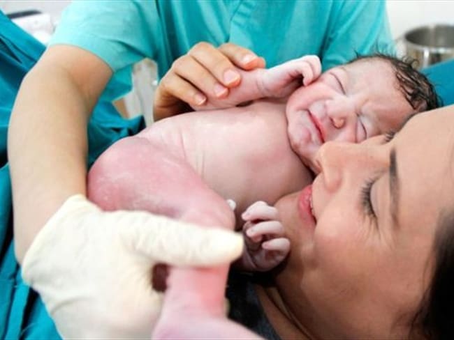 Antaño, si el bebé se quedaba atascado en el canal de parto, tanto la madre como el bebé se morían. Foto: Thinkstock.