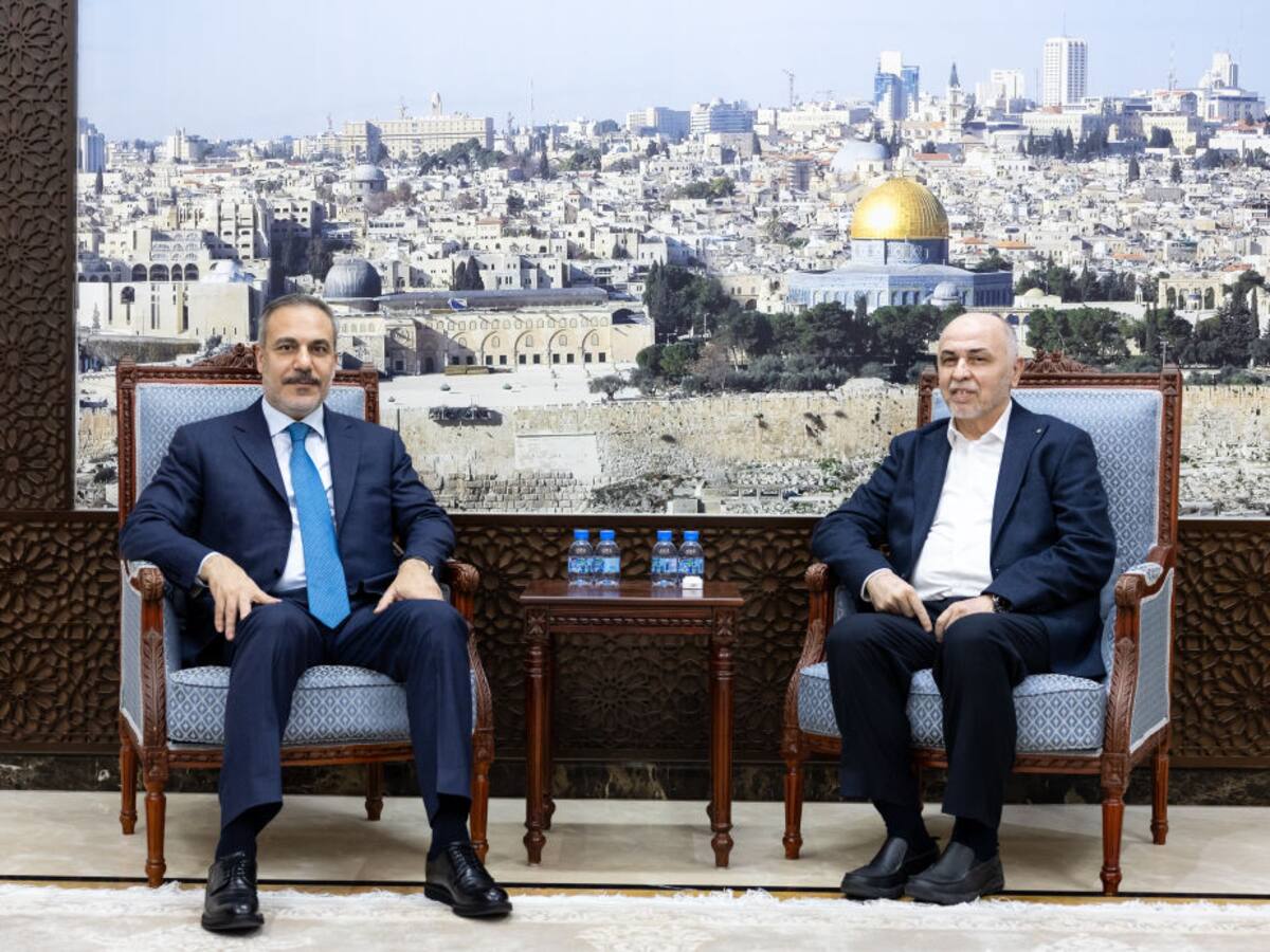 Hamás se reunió con el ministro de Exteriores turco en Doha para abordar la guerra en Gaza