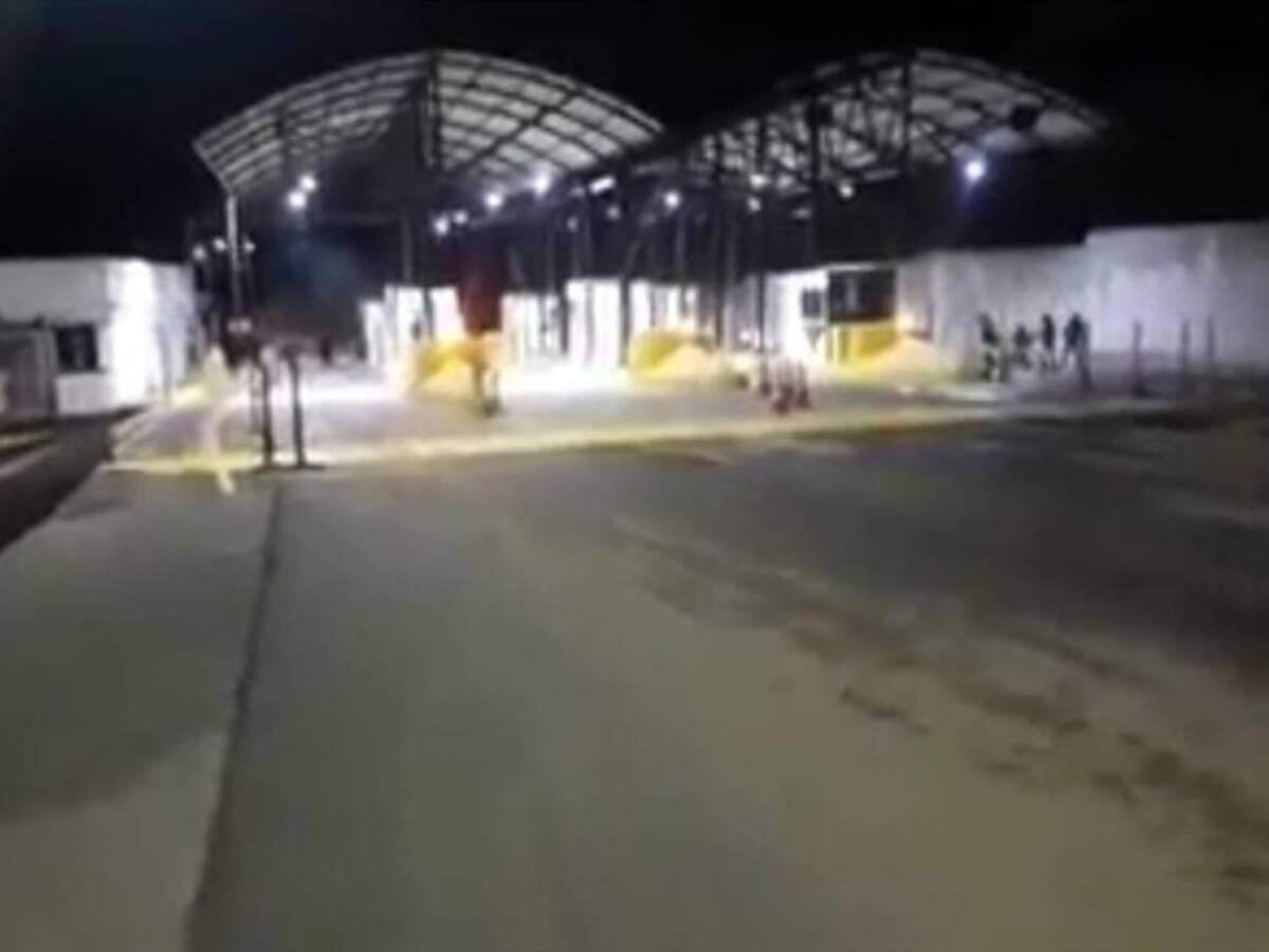 Ofrecen $5 millones por responsables de incendiar el peaje de Sáchica