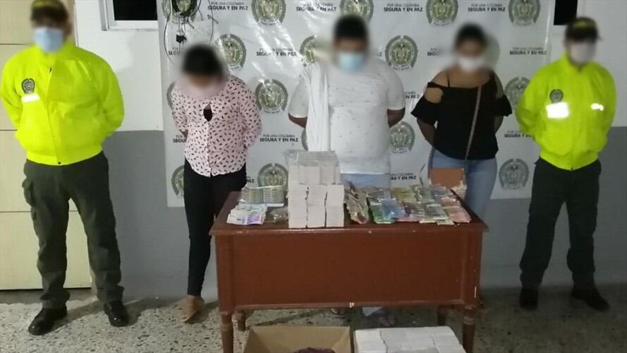 Por venta ilegal de rifas capturan a tres personas en Cotorra, Córdoba. Foto: Cortesía Prensa Policía