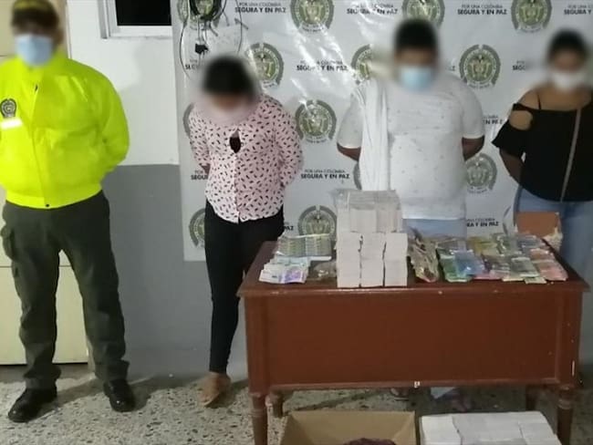 Por venta ilegal de rifas capturan a tres personas en Cotorra, Córdoba. Foto: Cortesía Prensa Policía