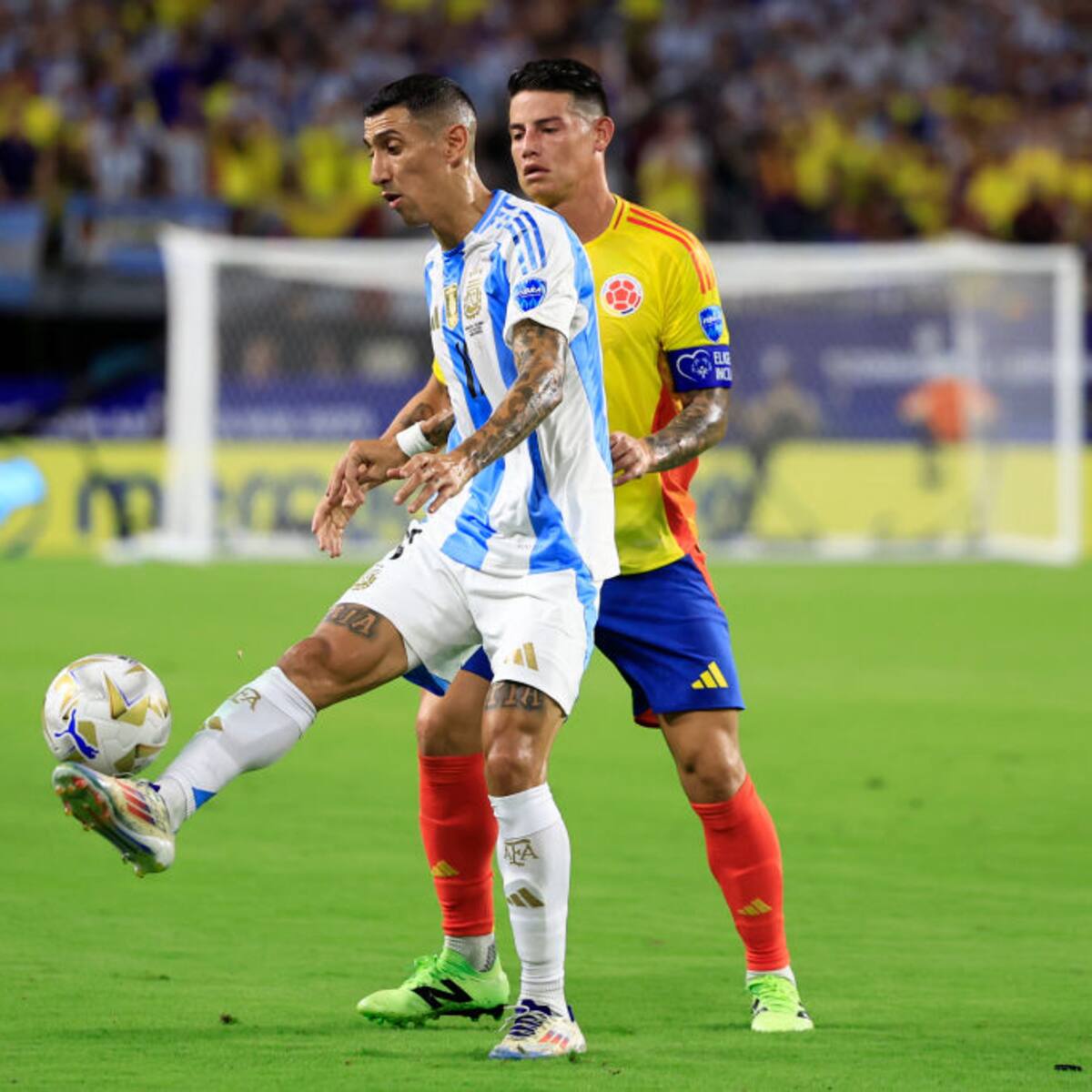 No todo fue malo: afectuoso gesto de Di María con James Rodríguez y jugadores de Colombia