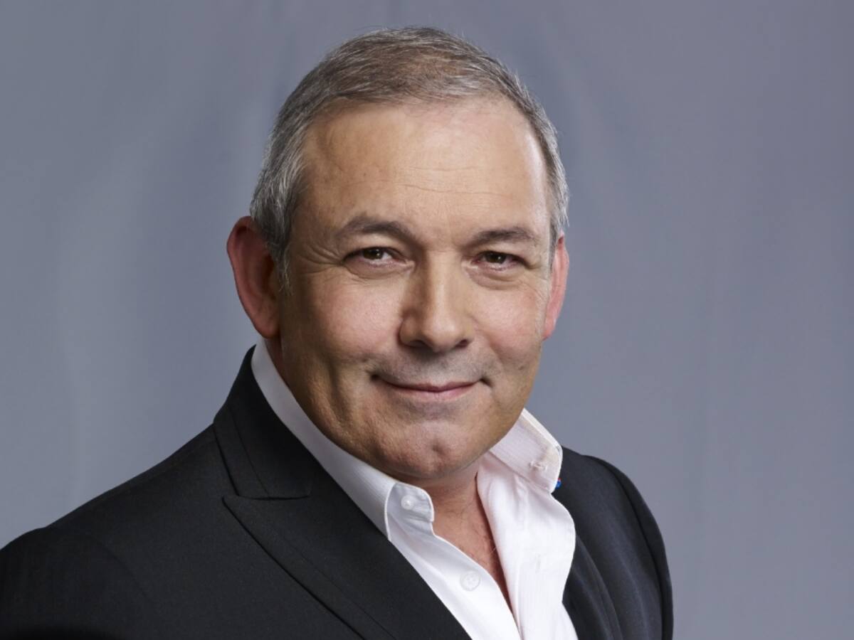 El músico César Escola lanza un show de Navidad combinando diferentes ritmos