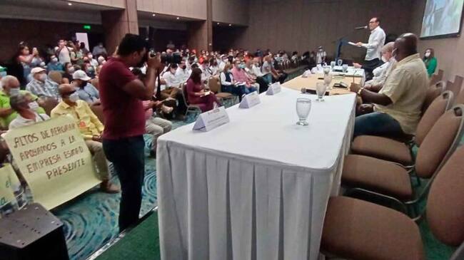 Senadores rechazan ausencia de Superservicios durante audiencia de la Essmar en Santa Marta. Foto: Montiner Alvys