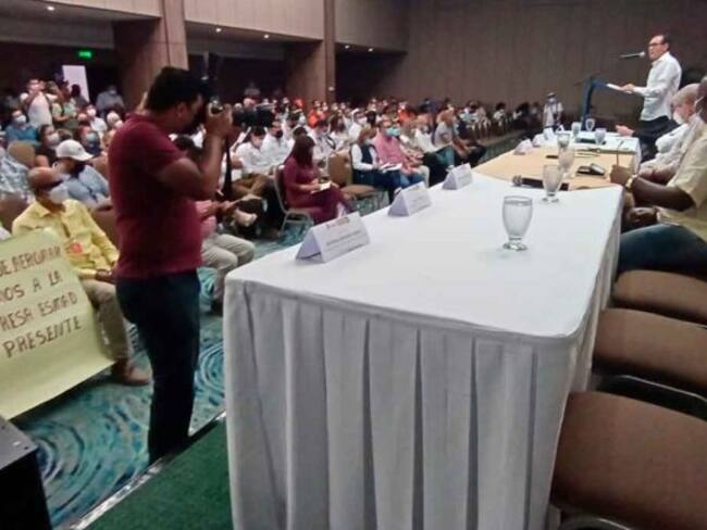 Senadores rechazan ausencia de Superservicios durante audiencia de la Essmar en Santa Marta. Foto: Montiner Alvys