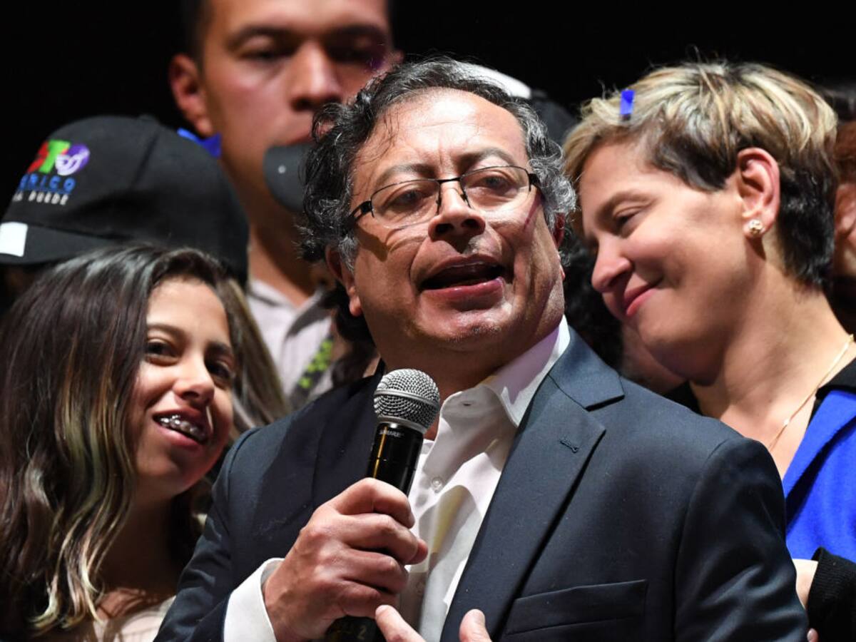 Pandemia, Metro, Hidroituango, pobreza: temas que pide tratar Petro en el empalme