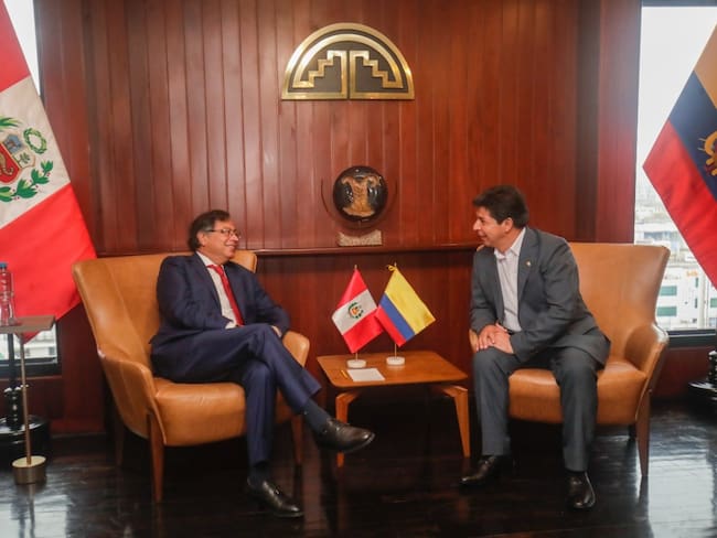 ¿Por qué aparece la bandera de Ecuador en la foto del encuentro Petro- Castillo?